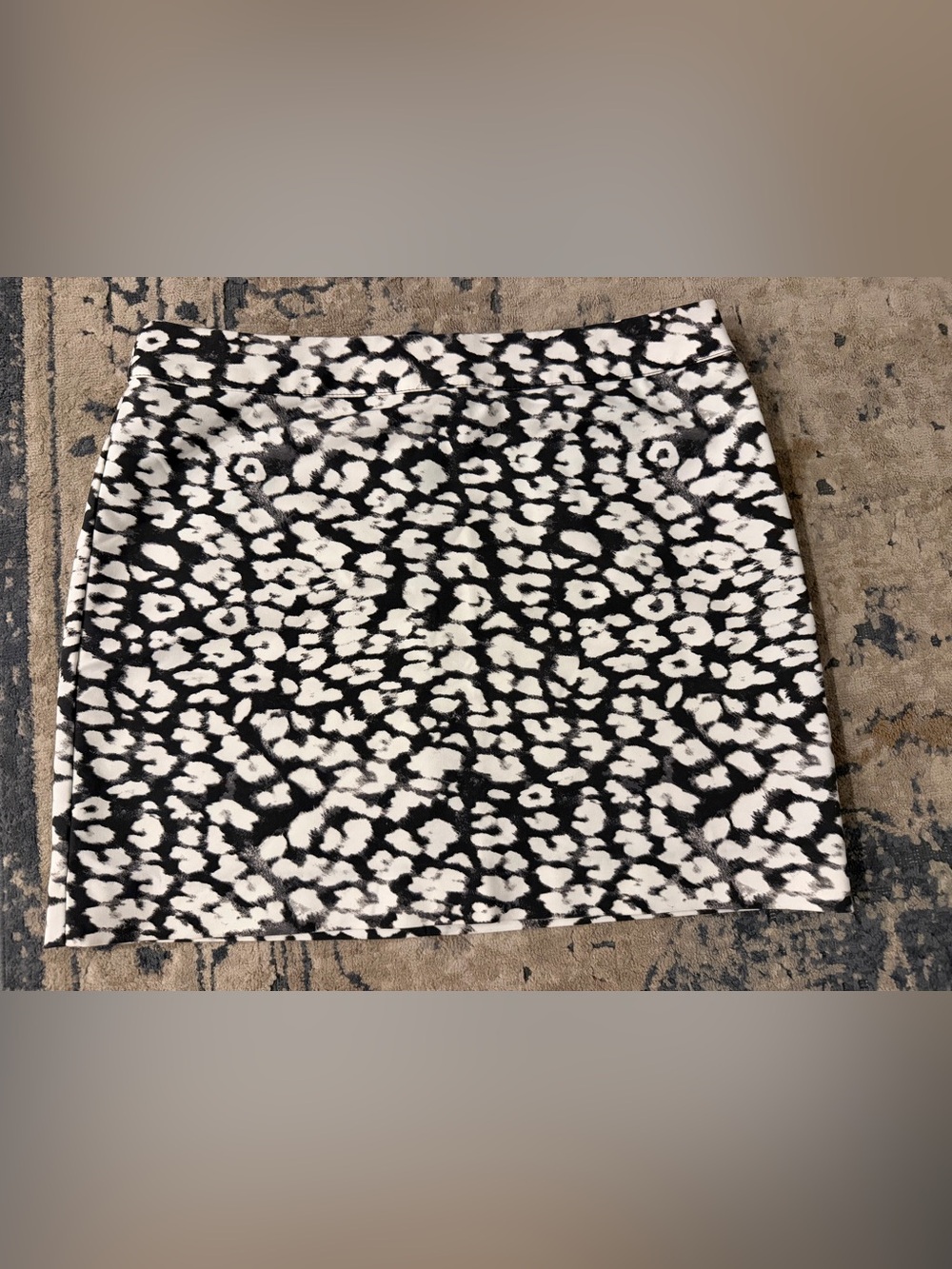 Black and White Leopard Print Skirt - Picture 2 of 4